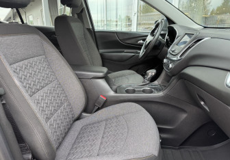 Подержанный автомобиль Chevrolet Equinox 2022 года (10 фото)