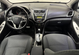 Подержанный автомобиль Hyundai Solaris Hatchback 2012 года (10 фото)