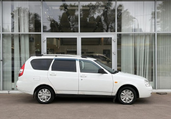 Подержанный автомобиль LADA (ВАЗ) Priora Wagon 2012 года (4 фото)