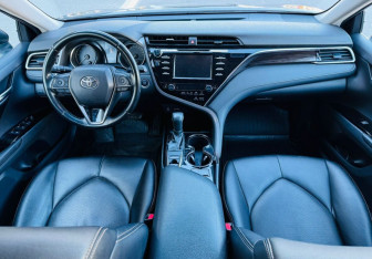 Подержанный автомобиль Toyota Camry Sedan 2019 года (10 фото)