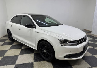 Подержанный автомобиль Volkswagen Jetta Sedan 2012 года (3 фото)