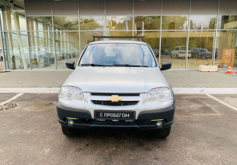 Подержанный автомобиль Chevrolet Niva 2012 года (2 фото)