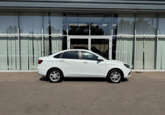 Подержанный автомобиль LADA (ВАЗ) Vesta Sedan 2018 года (4 фото)