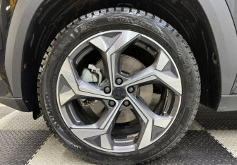 Подержанный автомобиль Geely Atlas 2024 года (13 фото)