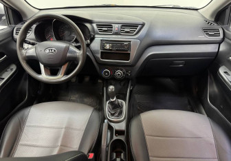 Подержанный автомобиль Kia Rio Sedan 2011 года (11 фото)
