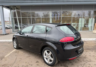 Подержанный автомобиль SEAT Leon Hatchback 2012 года (7 фото)