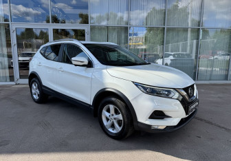 Подержанный автомобиль Nissan Qashqai 2021 года (3 фото)