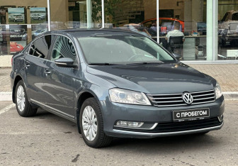Подержанный автомобиль Volkswagen Passat Sedan 2013 года (3 фото)