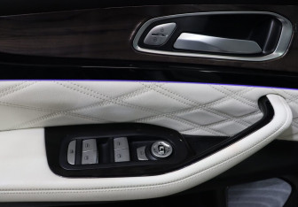 Подержанный автомобиль Exeed VX 2022 года (10 фото)