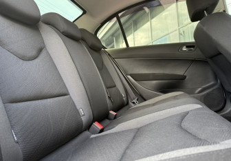 Подержанный автомобиль Peugeot 408 2013 года (11 фото)