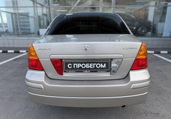 Подержанный автомобиль Suzuki Liana Sedan 2006 года (6 фото)