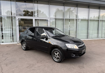 Подержанный автомобиль LADA (ВАЗ) Granta Sedan 2013 года (3 фото)