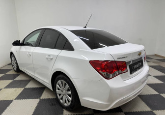 Подержанный автомобиль Chevrolet Cruze Sedan 2013 года (7 фото)