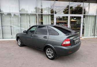 Подержанный автомобиль LADA (ВАЗ) Priora Hatchback 2011 года (7 фото)