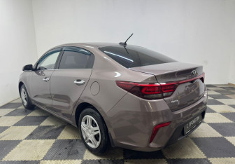 Подержанный автомобиль Kia Rio Sedan 2018 года (7 фото)