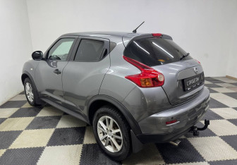 Подержанный автомобиль Nissan Juke 2011 года (7 фото)