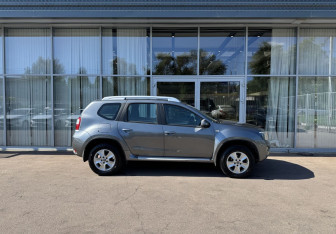 Подержанный автомобиль Nissan Terrano 2021 года (4 фото)
