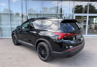 Подержанный автомобиль Hyundai Santa Fe 2023 года (7 фото)