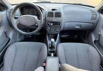 Подержанный автомобиль Hyundai Accent Sedan 2006 года (11 фото)