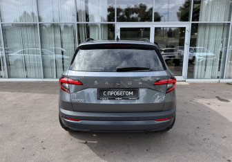 Подержанный автомобиль Skoda Karoq 2021 года (6 фото)