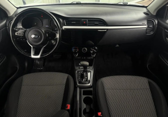 Подержанный автомобиль Kia Rio Hatchback 2017 года (9 фото)