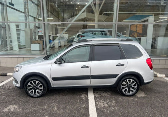 Подержанный автомобиль LADA (ВАЗ) Granta Wagon 2023 года (8 фото)