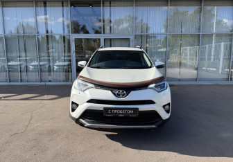 Подержанный автомобиль Toyota RAV4 2016 года (2 фото)