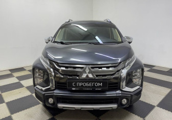 Подержанный автомобиль Mitsubishi Xpander 2022 года (2 фото)