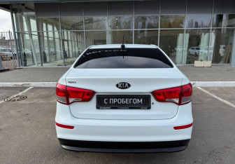 Подержанный автомобиль Kia Rio Sedan 2017 года (6 фото)