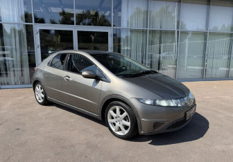 Подержанный автомобиль Honda Civic Hatchback 2008 года (3 фото)