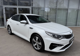 Подержанный автомобиль Kia Optima Sedan 2020 года (3 фото)
