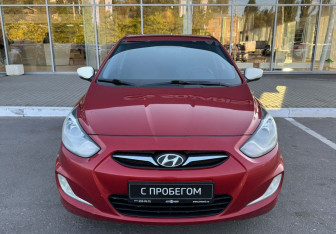 Подержанный автомобиль Hyundai Solaris Sedan 2012 года (2 фото)