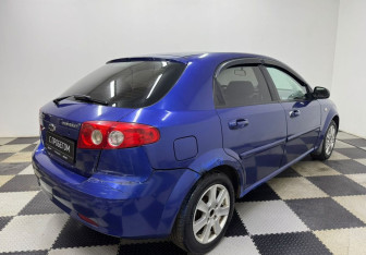 Подержанный автомобиль Chevrolet Lacetti Hatchback 2004 года (5 фото)