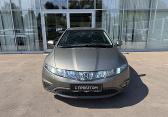 Подержанный автомобиль Honda Civic Hatchback 2008 года (2 фото)