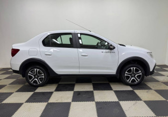 Подержанный автомобиль Renault Logan Sedan 2022 года (4 фото)