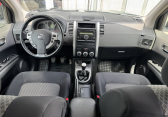 Подержанный автомобиль Nissan X-Trail 2007 года (9 фото)