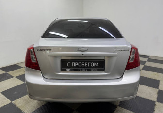 Подержанный автомобиль Chevrolet Lacetti Sedan 2011 года (6 фото)