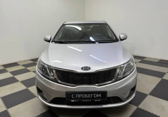 Подержанный автомобиль Kia Rio Sedan 2012 года (2 фото)