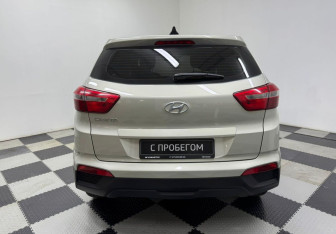 Подержанный автомобиль Hyundai Creta 2019 года (6 фото)
