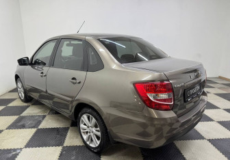 Подержанный автомобиль LADA (ВАЗ) Granta Sedan 2020 года (7 фото)