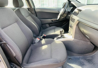 Подержанный автомобиль Opel Astra Hatchback 2007 года (10 фото)
