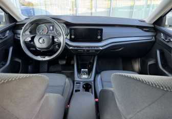 Подержанный автомобиль Skoda Octavia Liftback 2021 года (9 фото)