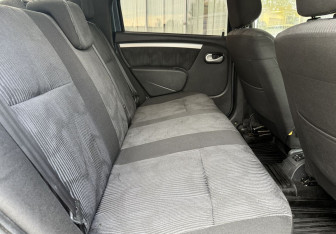 Подержанный автомобиль Renault Logan Sedan 2010 года (11 фото)