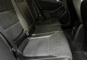 Подержанный автомобиль Volkswagen Jetta Sedan 2012 года (10 фото)