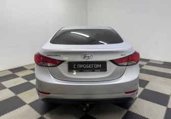 Подержанный автомобиль Hyundai Elantra Sedan 2014 года (6 фото)