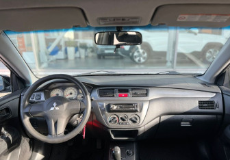 Подержанный автомобиль Mitsubishi Lancer Sedan 2006 года (9 фото)