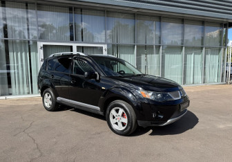 Подержанный автомобиль Mitsubishi Outlander 2007 года (3 фото)
