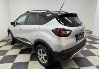 Подержанный автомобиль Renault Kaptur 2021 года (7 фото)
