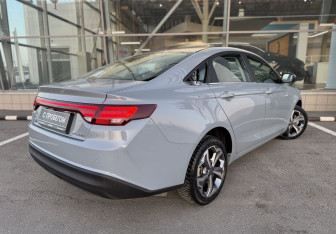 Подержанный автомобиль LIVAN S6Pro 2023 года (5 фото)