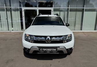 Подержанный автомобиль Renault Duster 2015 года (2 фото)